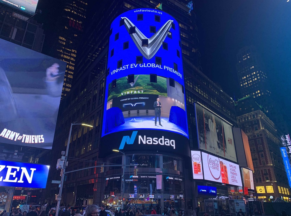 Lễ ra mắt xe điện của VinFast được trực tiếp lên sóng trực tiếp tại Quảng trường Thời đại, New York