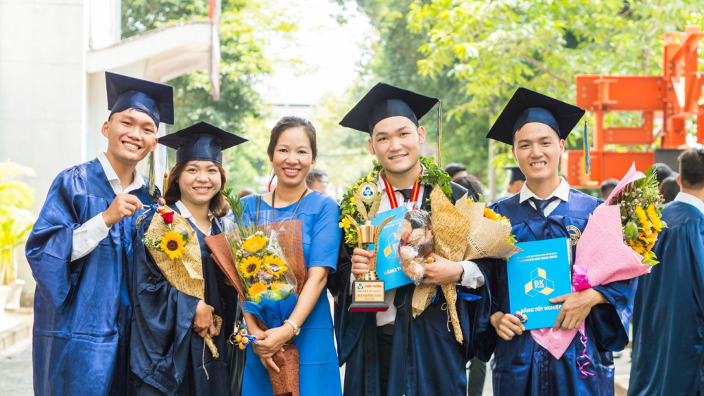 Sinh viên do tiến sĩ Hồng Na hướng dẫn tốt nghiệp thủ khoa năm 2018