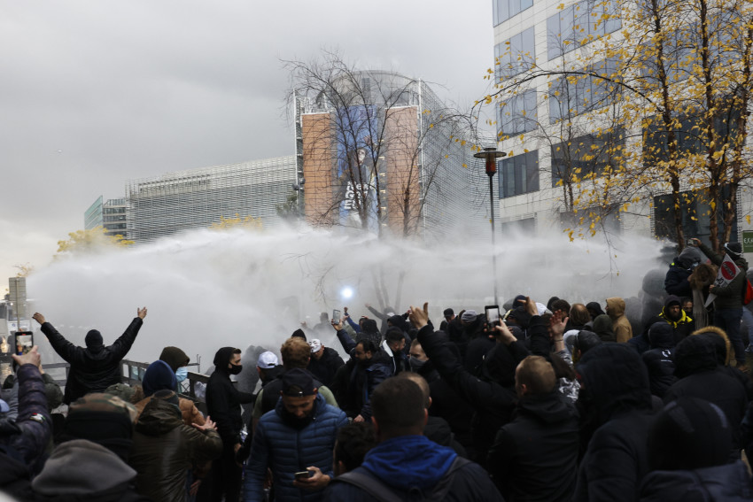 Các cuộc tuần hành bạo lực tai ở Brussels, Bỉ trong ngày 21/11.
