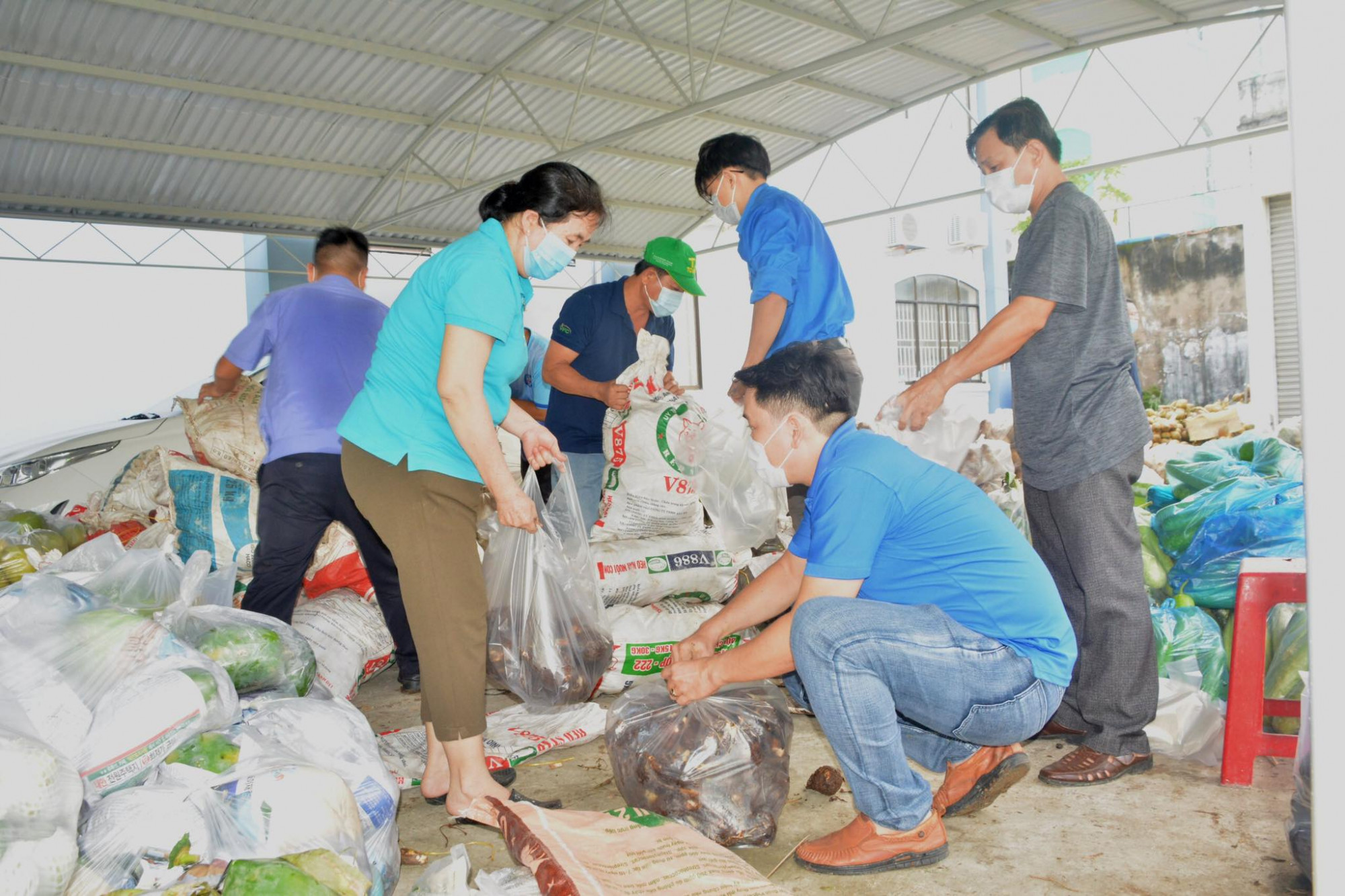 Hỗ trợ thực phẩm cho các khu cách ly y tế