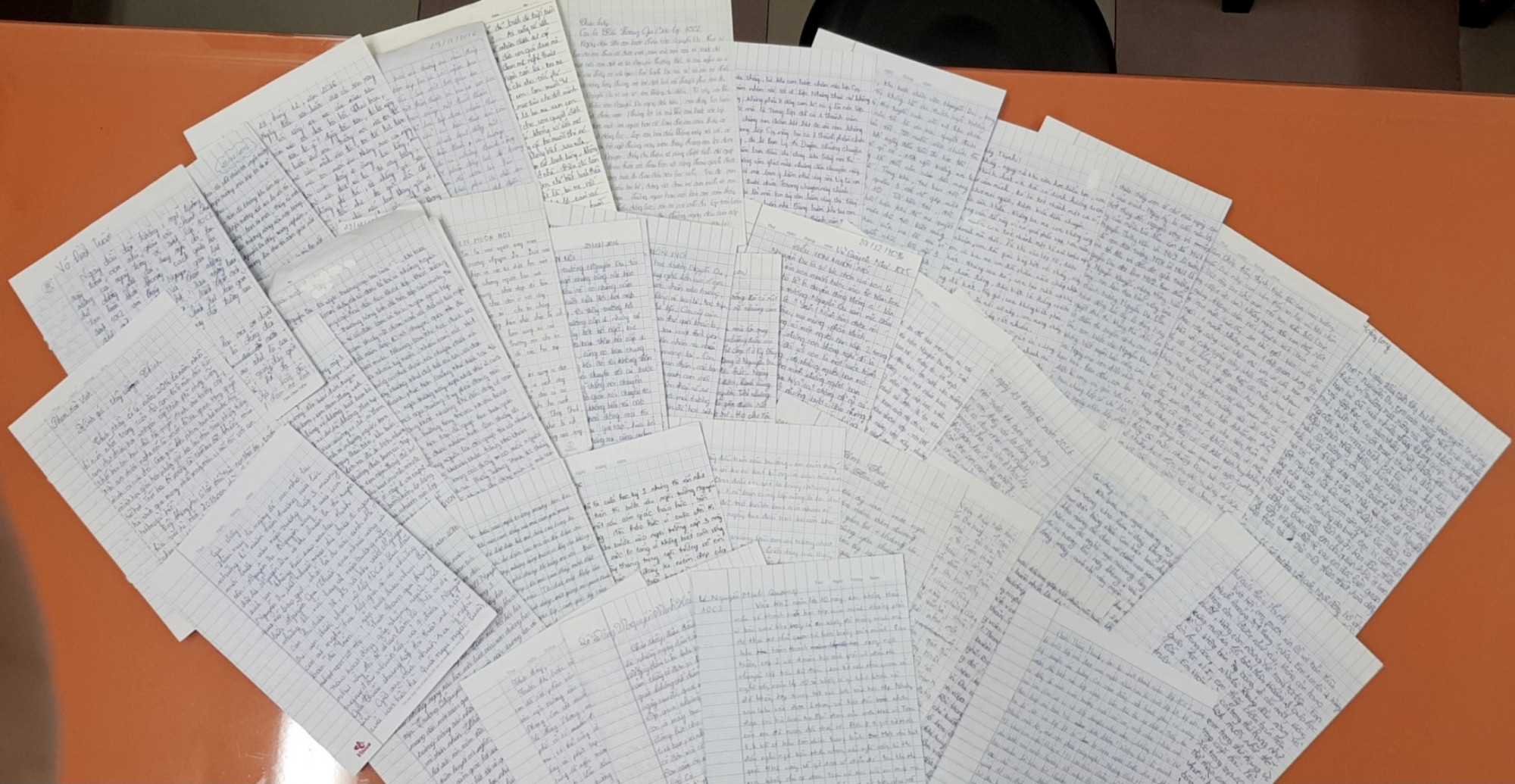 Mỗi lá thư của học sinh không chỉ là lời động viên mà còn giúp thầy Nguyễn Tường Thịnh nhìn vào, soi rọi, tự sửa mình