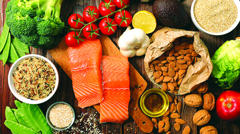 Chế độ ăn uống hợp lý sẽ giúp ngăn chặn tình trạng thừa cholesterol