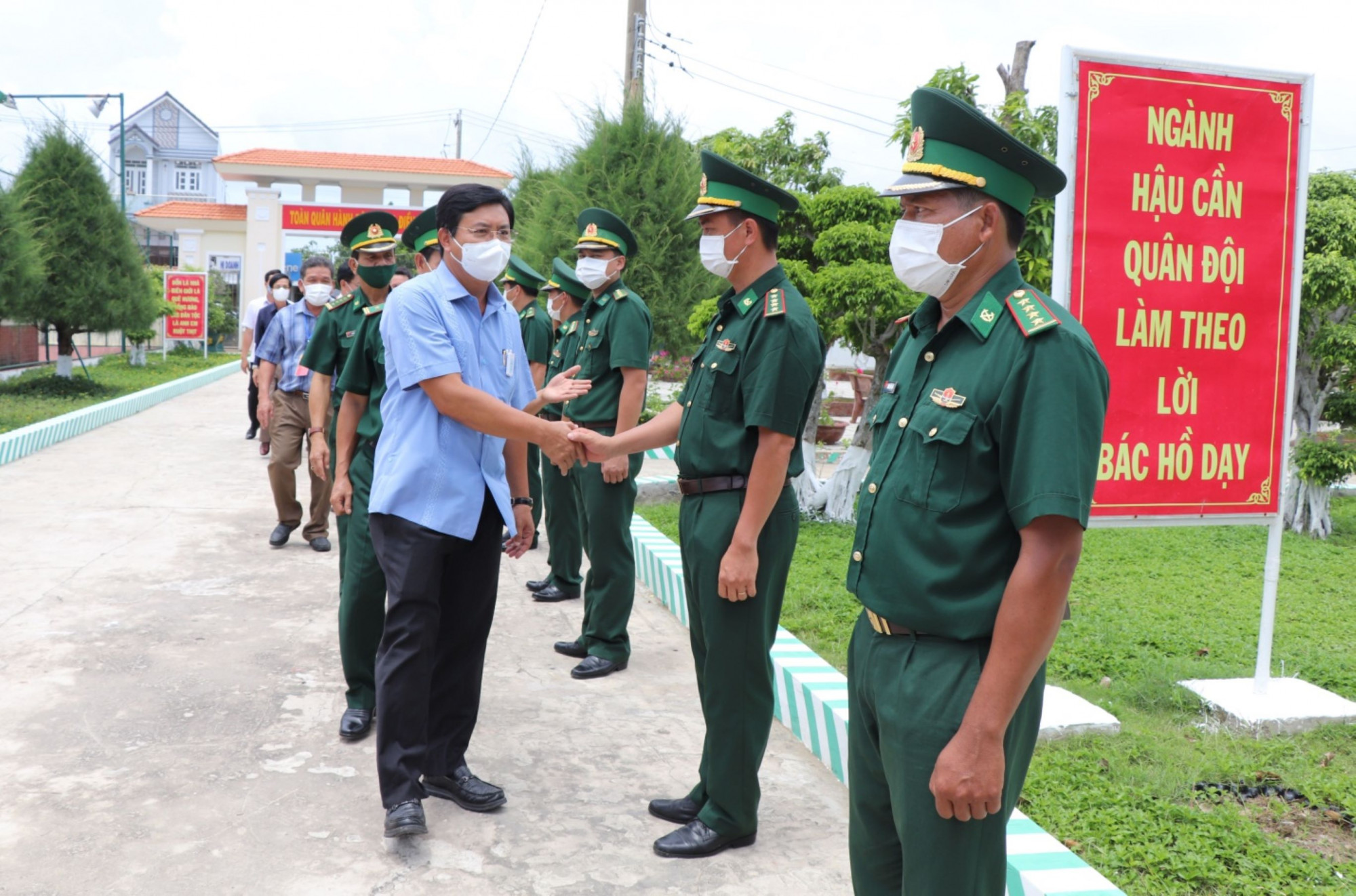 Bí thư Tỉnh ủy Cà Mau Nguyễn Tiến Hải kiểm tra công tác phòng, chống dịch tại Đồn Biên phòng Sông Đốc