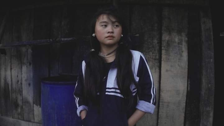 Nhân vật chính trong phim Những đứa trẻ trong sương là Di, cô bé 12 tuổi người Hmong