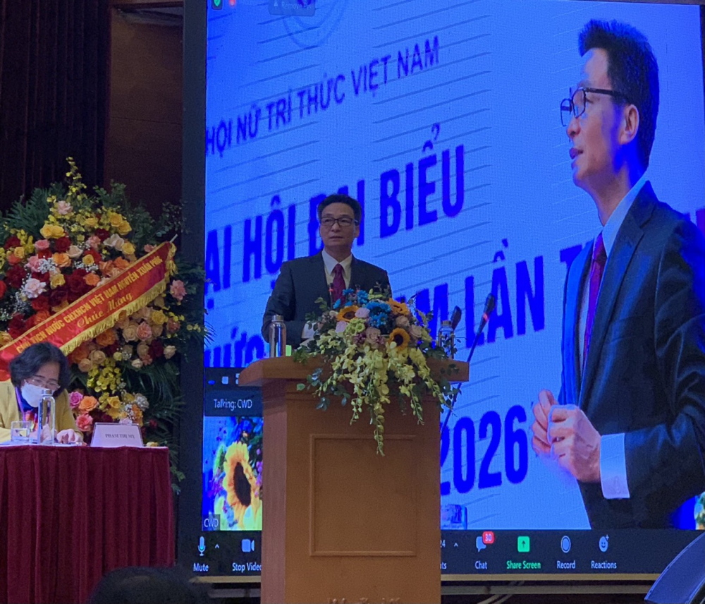 Phó Thủ tướng Vũ Đức Đam phát biểu chúc mừng Đại hội Nữ trí thức Việt Nam 