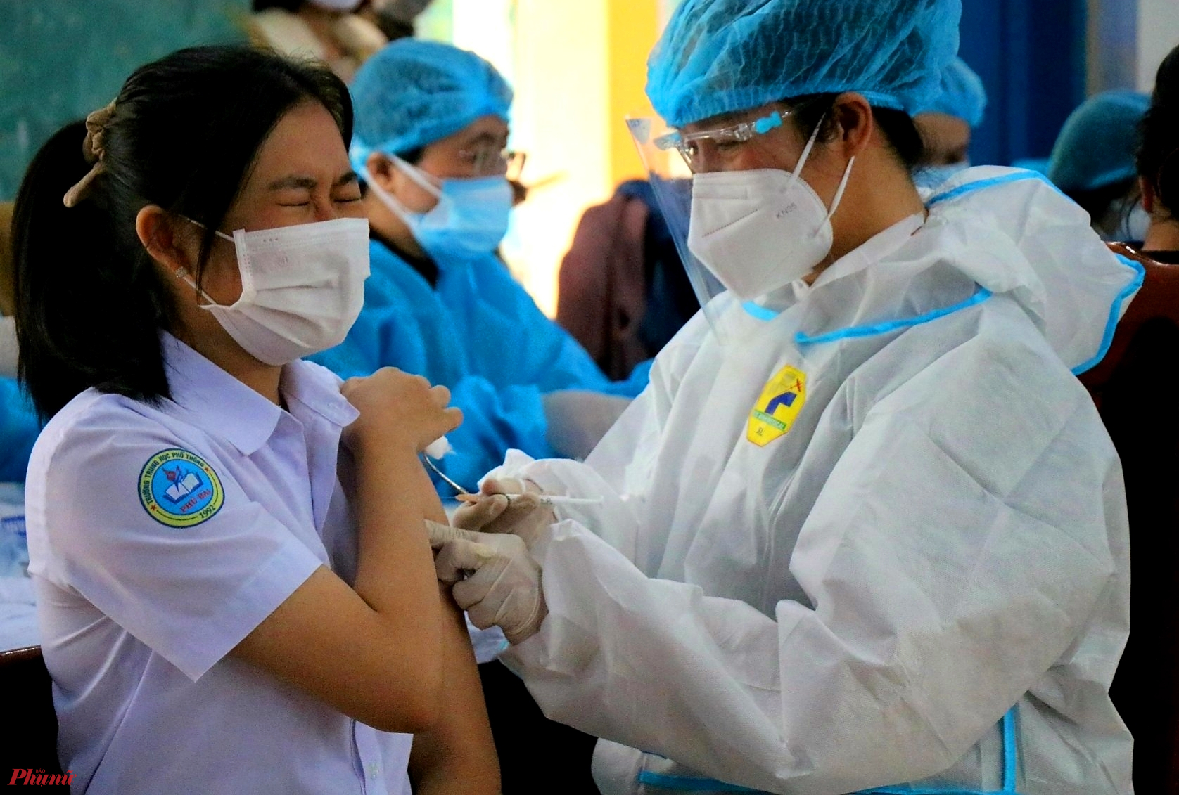 Tiêm vắc xin cho học sinh THPT trên đại bàn tỉnh Thừa Thiên- Huế