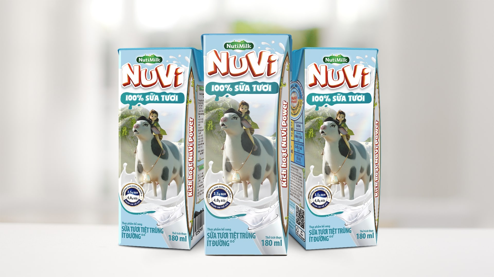 Sữa tươi từ bò ăn thảo dược của trang trại NutiMilk được ưu tiên dùng cho dòng sữa tươi của thương hiệu NuVi