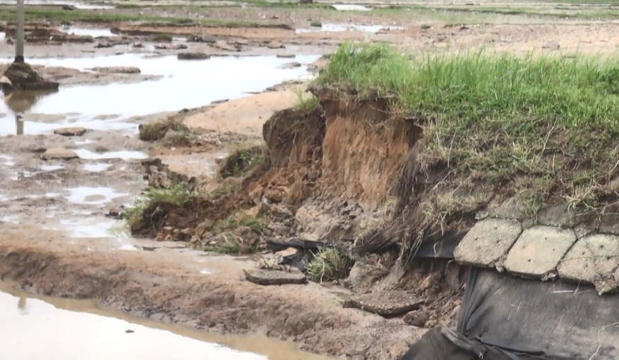 hệ thống Thủy nông Đồng Cam Công trình đại thủy nông lớn nhất ở Phú Yên hư hại sau lũ dữ