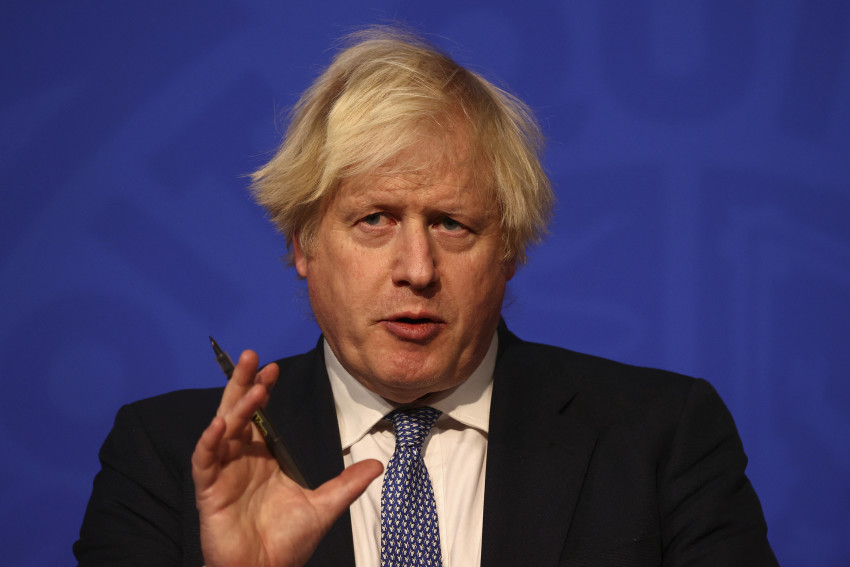 Thủ tướng Anh Boris Johnson phát biểu trong cuộc họp báo tại Phố Downing ngày 8/12.