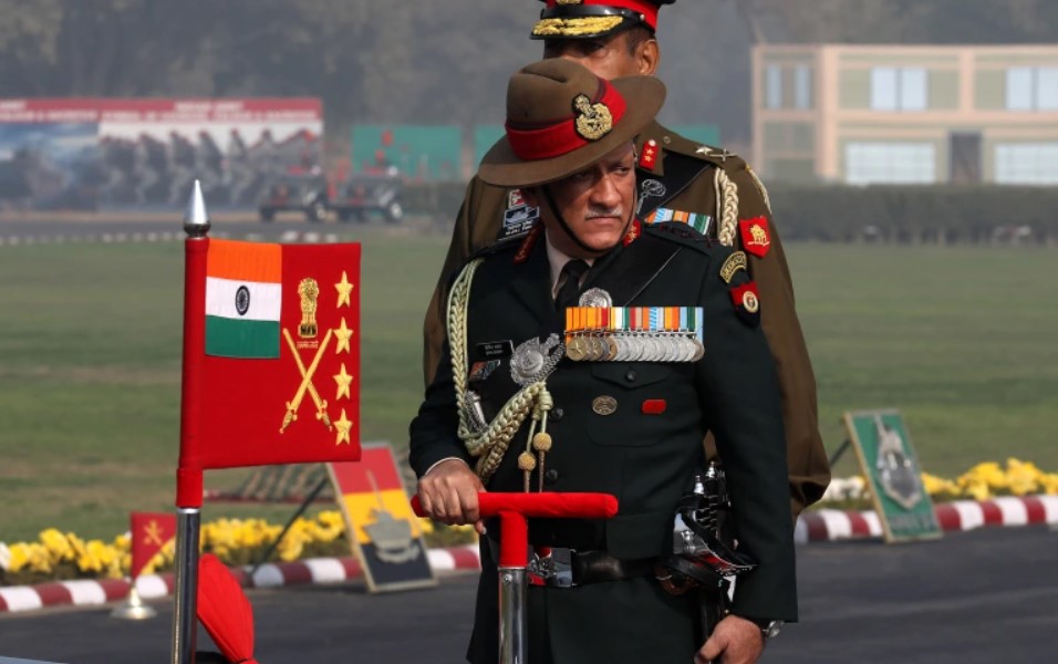 Ông Bipin Rawat kiểm tra Đội cận vệ danh dự trong một hoạt động kỷ niệm Ngày Quân đội Ấn Độ ở New Delhi