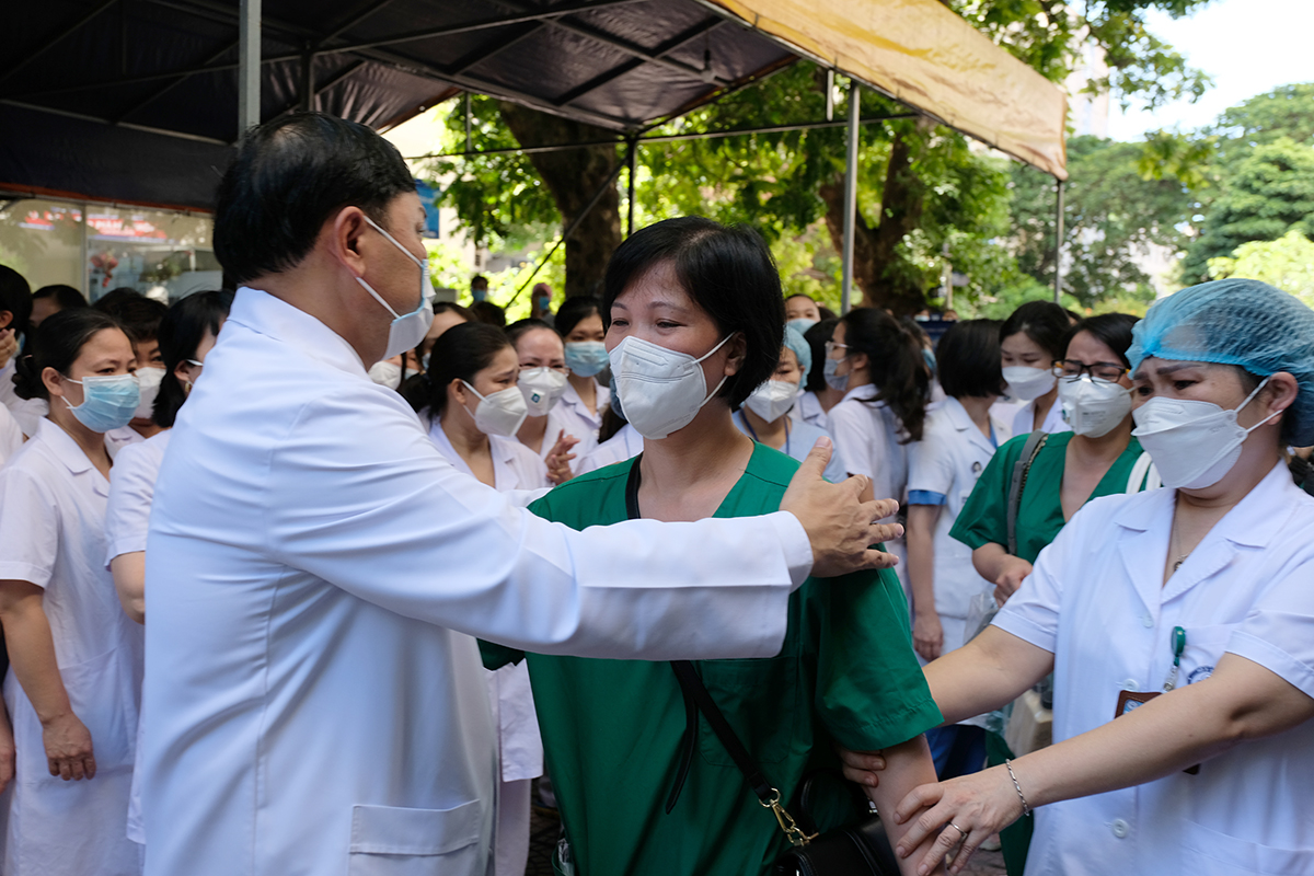 Trước đó, 33 y bác sĩ của Bệnh viện Phụ sản Trung ương cũng đã Nam tiến và đang nỗ lực đêm ngày góp sức chống dịch COVID-19 ở TP.HCM và các tỉnh phía Nam.