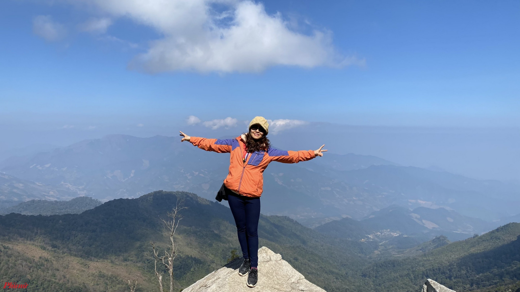Pu Xai Lai Leng là ngọn núi thuộc dãy Trường Sơn Bắc, có đỉnh cao vượt trội 2.720m, nằm trên đường biên giới Việt Nam và nước bạn Lào. Dưới chân núi, có 17/19 bản của xã Na Ngoi (huyện Kỳ Sơn, Nghệ An) là đồng bào dân tộc Mông.