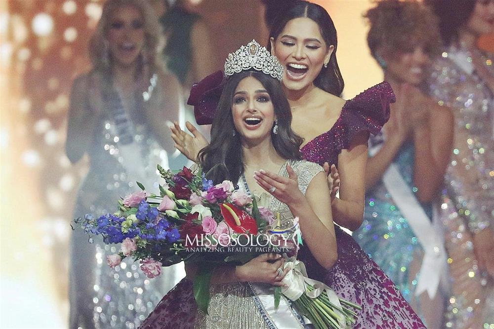 Sáng 13/12, vượt qua 79 thí sinh, người đẹp Ấn Độ Harnaaz Kaur Sandhu đã xuất sắc đăng quang Hoa hậu Hoàn vũ 2021.