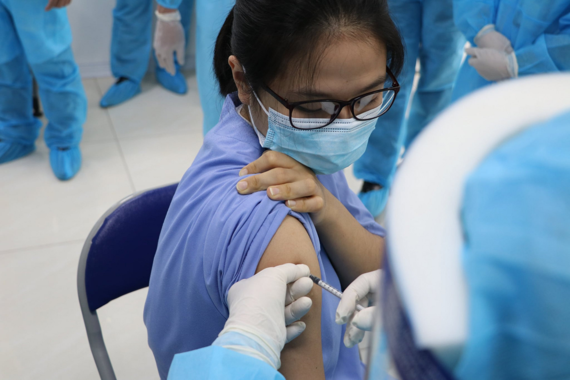 Thủ tướng Phạm Minh Chính yêu cầu Bộ trưởng Bộ Y tế chỉ đạo các biện pháp đẩy nhanh chiến dịch tiêm vắc xin phòng COVID-19