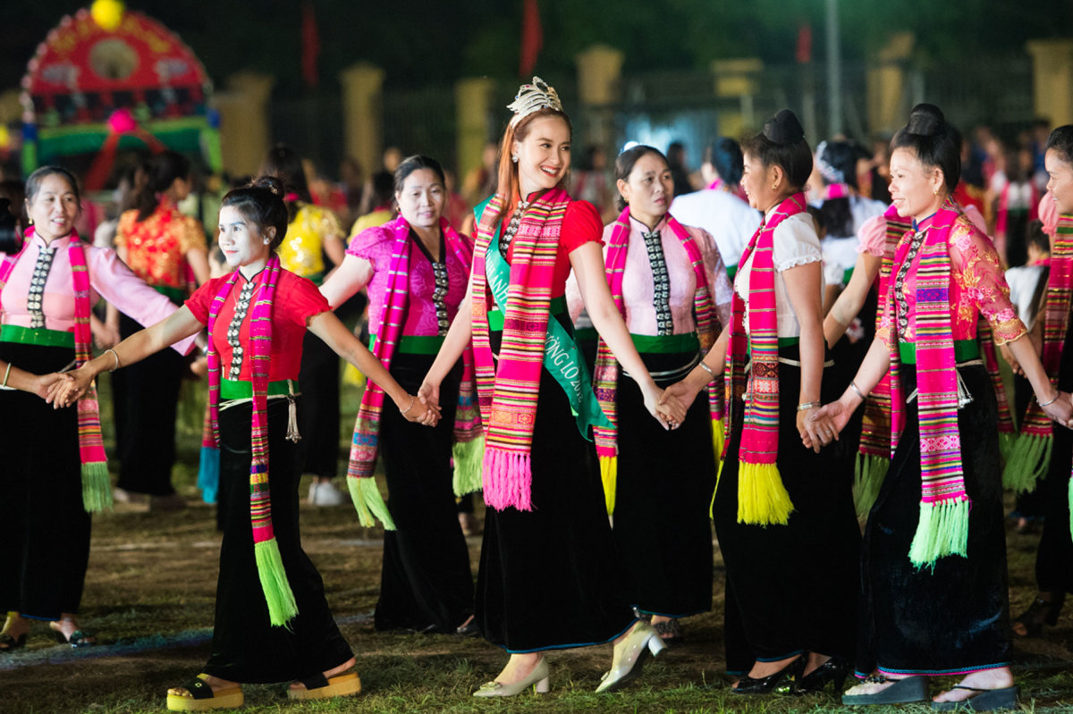 Xoè Thái gắn liền với lễ hội, nghi lễ, sinh hoạt cộng đồng của  người Thái