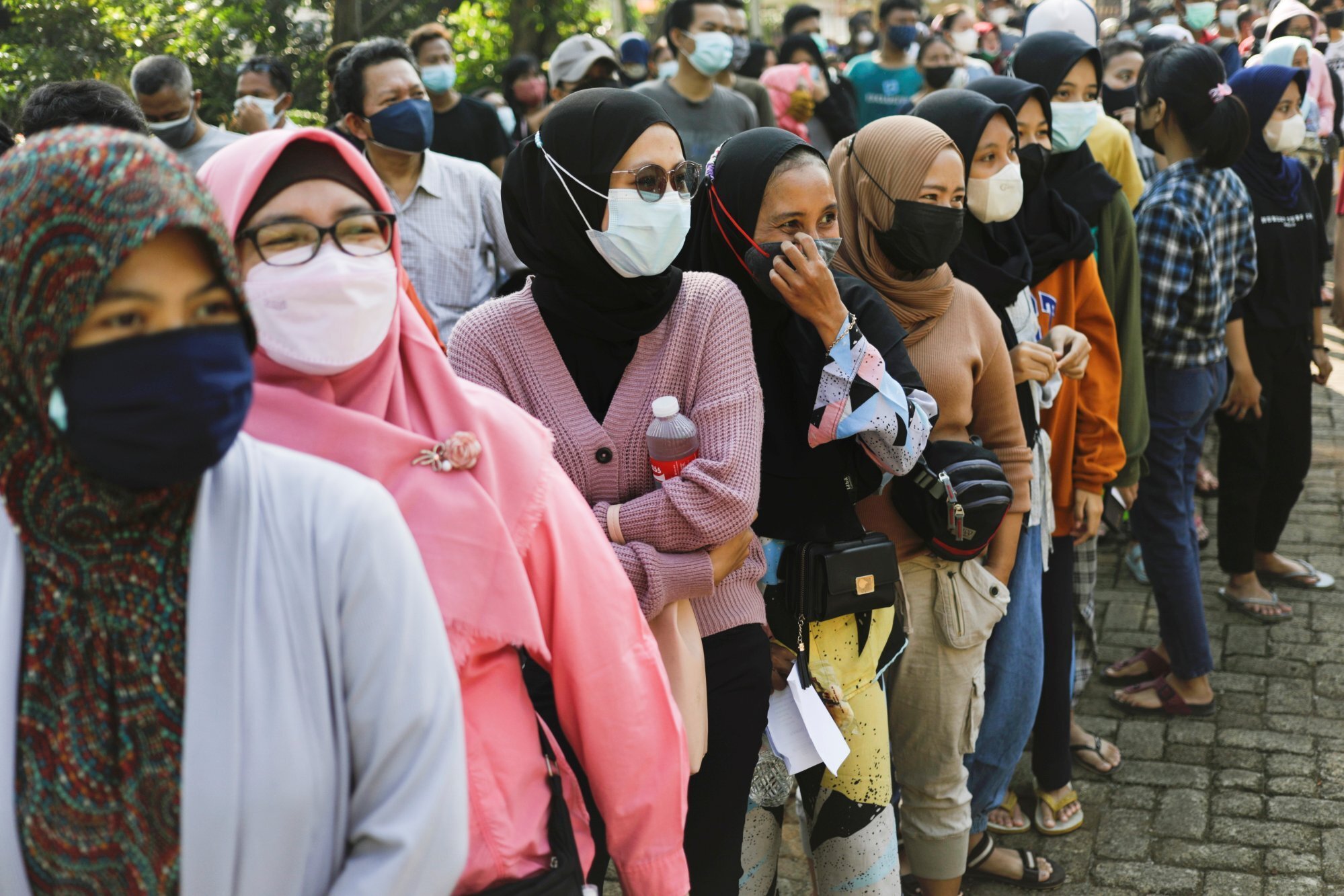 Cứ 3 phụ nữ ở Indonesia thì có 1 là nạn nhân của nạn bạo lực tình dục - Ảnh: Reuters