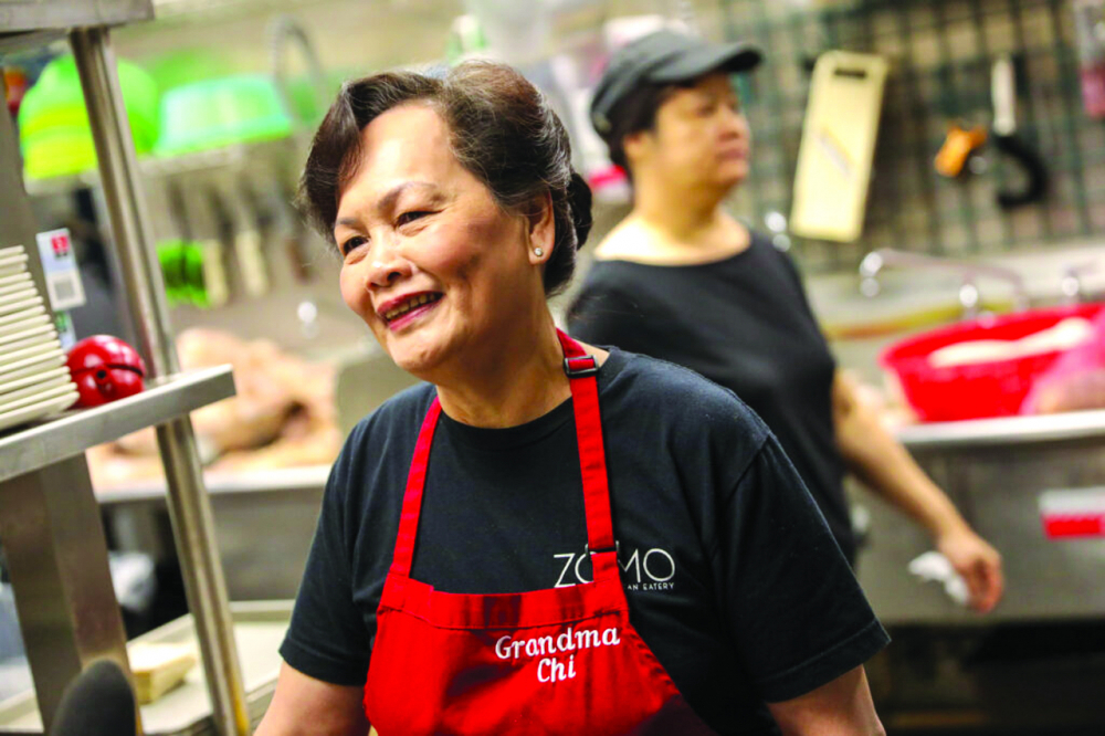 Các công thức nấu ăn tại Zomo ở Englewood đều do bà Chi Nguyễn nắm giữ - ẢNH: CPR NEWS