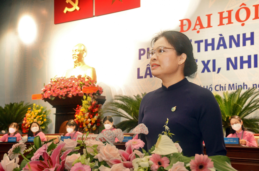 Bà Hà Thị Nga - Ủy viên Ban Chấp hành Trung ương Đảng - Chủ tịch Hội LHPN Việt Nam - phát biểu tại đại hội