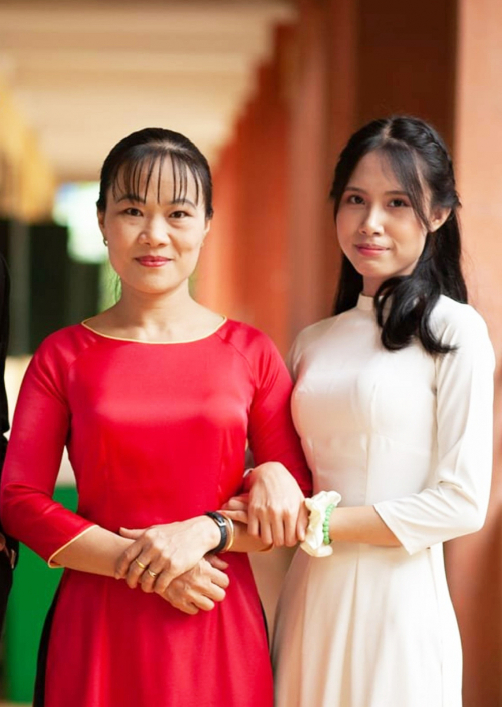 Cô giáo Vũ Thị Hạnh và Nguyễn Thị Thu Nga