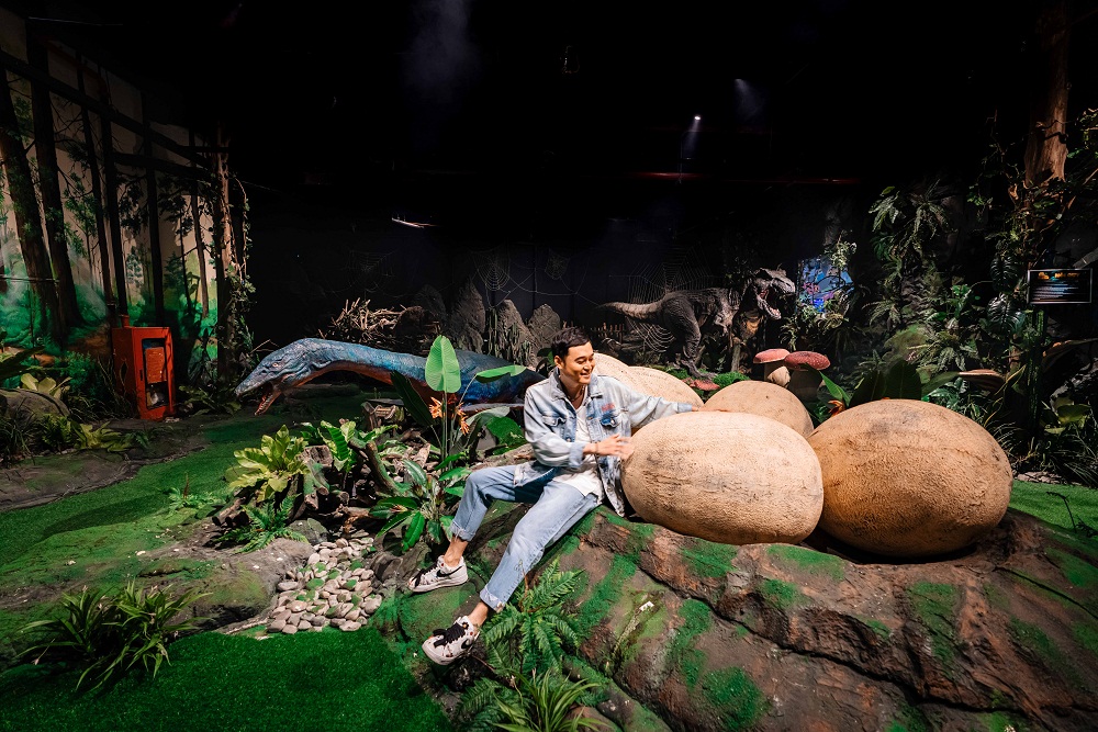 Ca sĩ Quang Vinh đến trải nghiệm tại Công viên khủng long JPark - Ảnh: JPark