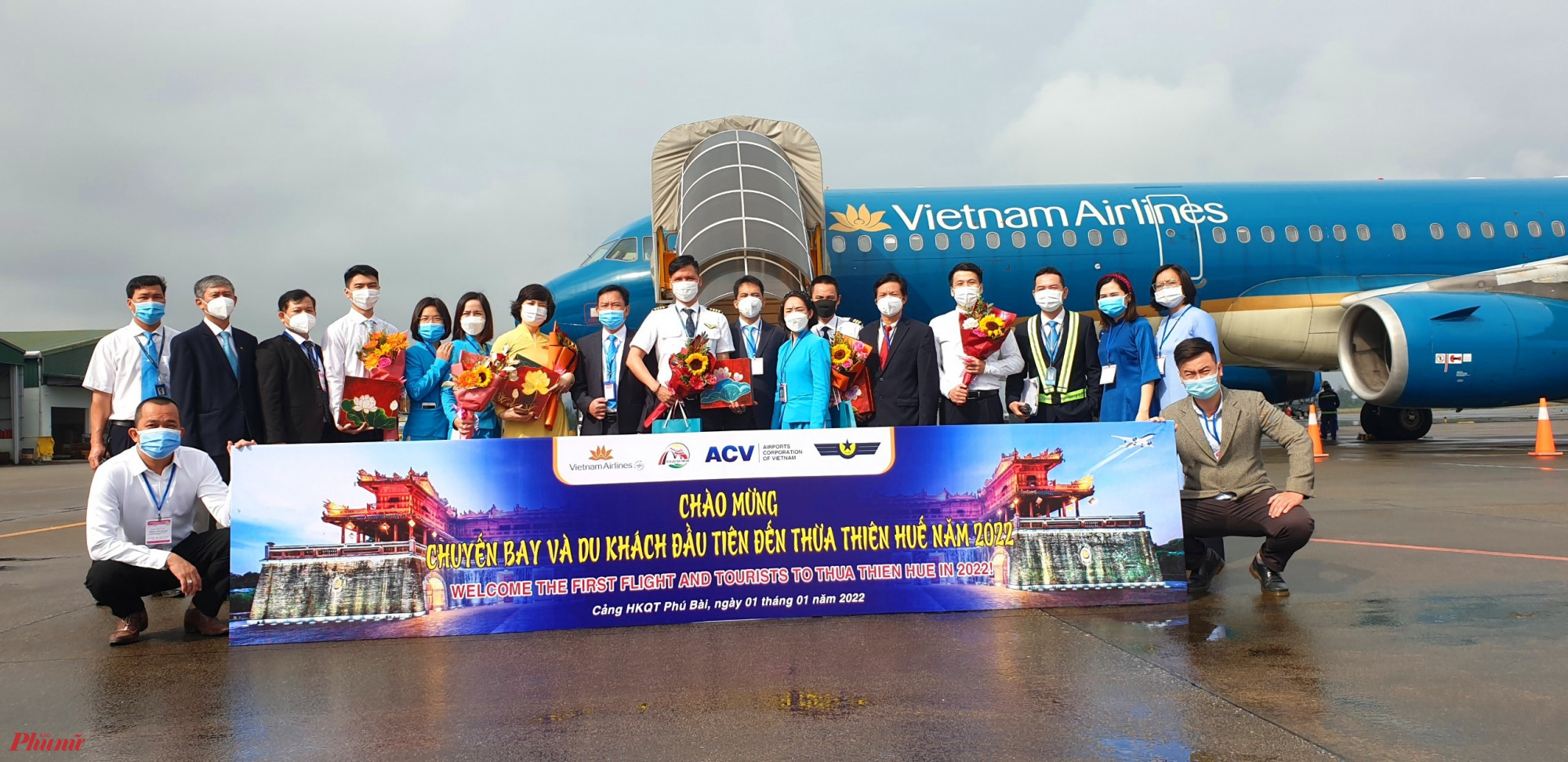 Huế chào đón những du khách đầu tiên trong năm 2022 đến Huế qua Cảng hàng không quốc tế Phú Bài