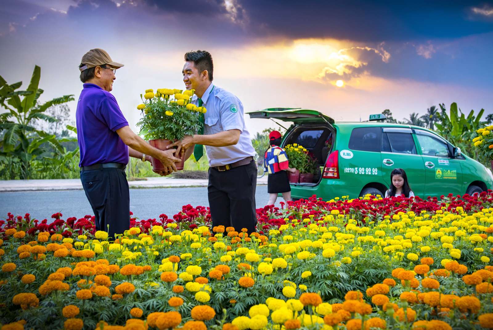 Phục vụ cộng đồng. Ảnh: Mai Linh