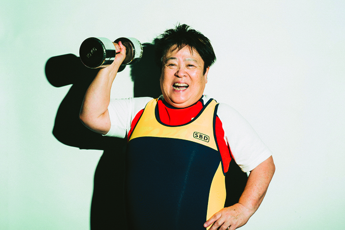 Bà Sawa dù đã 72 tuổi vẫn giữ vững danh hiệu vô địch nâng tạ suốt 19 giải đấu - ẢNH: JISIN