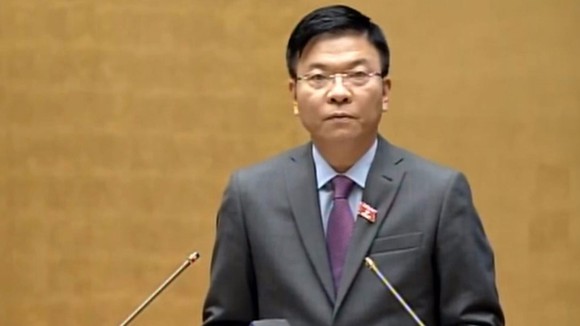 Bộ trưởng Bộ tư pháp Lê Thành Long khẳng định, doanh nghiệp tư nhân tham gia xây dựng truyền tải điện nhằm phá vỡ thế độc quyền