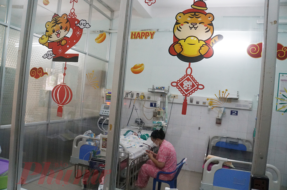 Người mẹ nhắn tin về cho gia đình, bé quá nặng phải nhập viện điều trị trước thềm năm mới