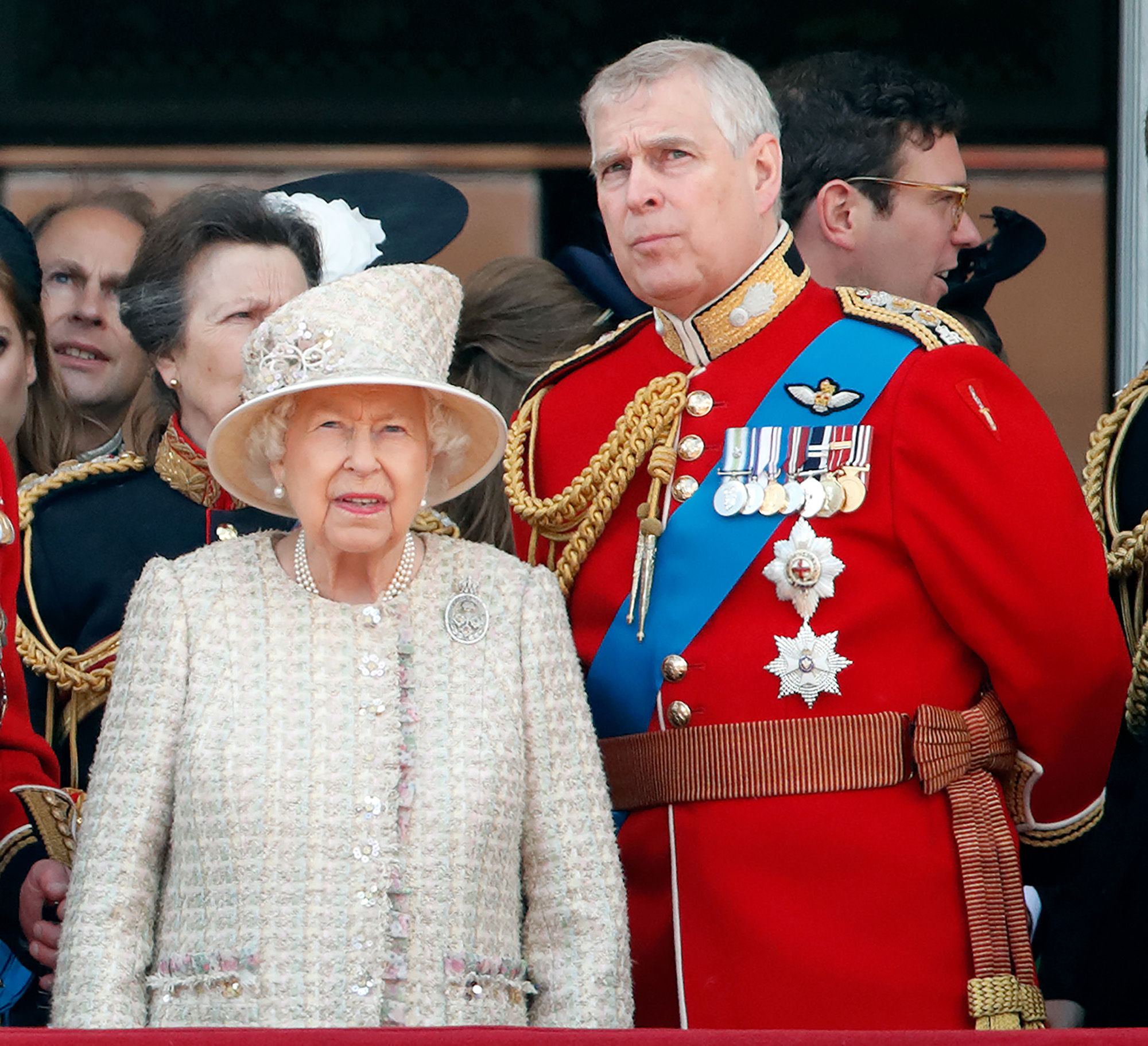 Nữ hoàng anh Elizabeth II và Hoàng tử Andrew
