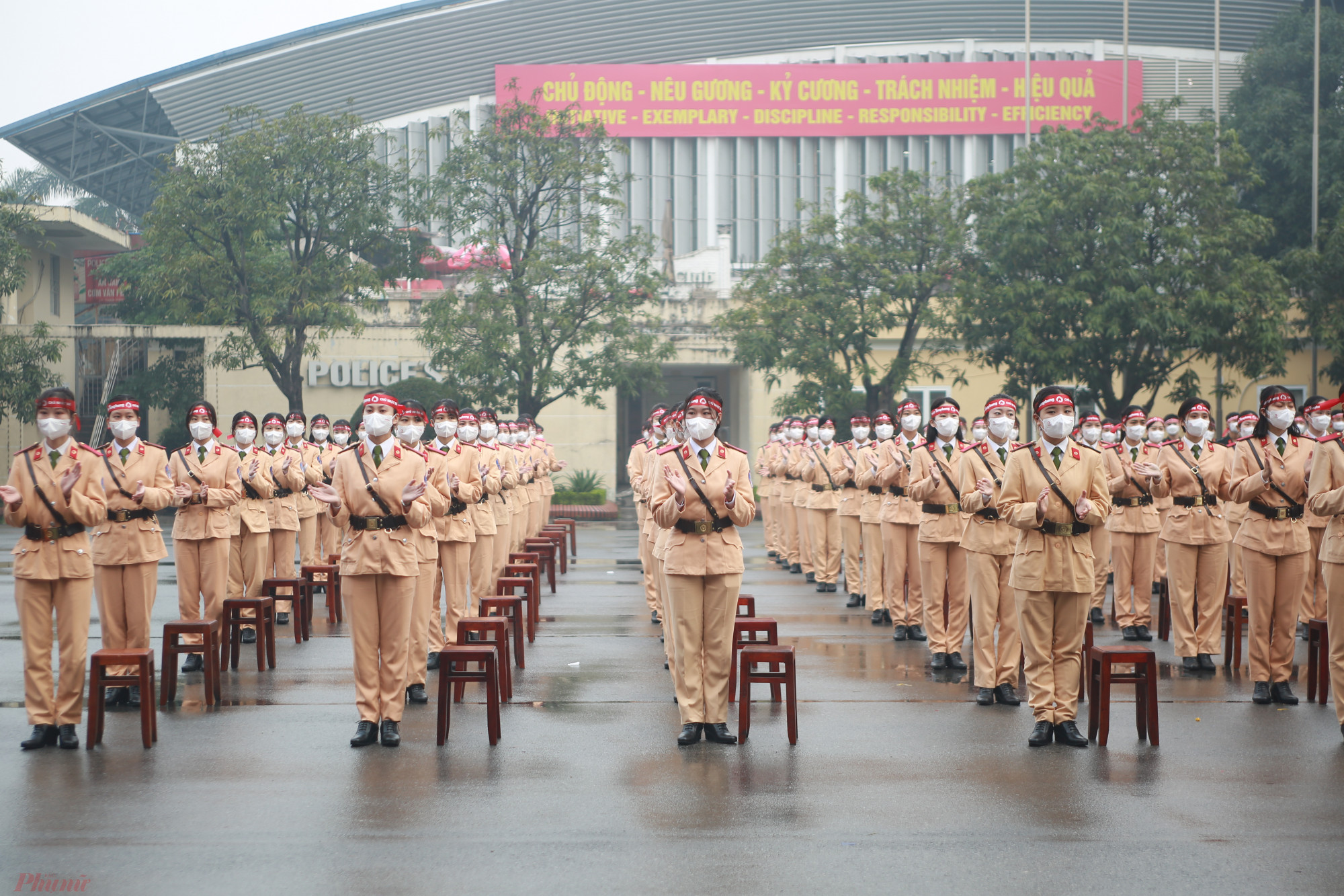 Các nữ học viên Học viện Cảnh sát Nhân dân hào hứng tham gia ngày hội Chủ nhật Đỏ lần thứ XIV - năm 2022.