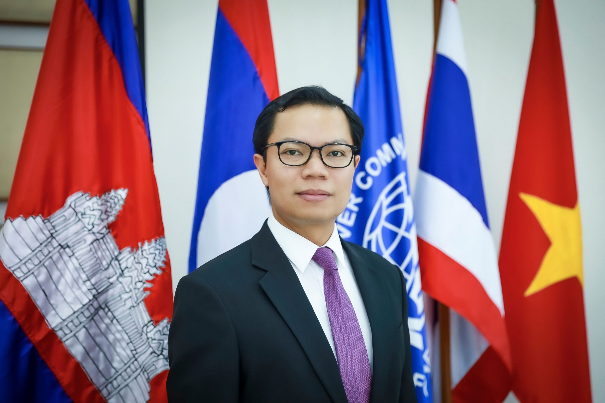 Tiến sĩ Anoulak Kittikhoun tại trụ sở Ủy hội Sông Mekong Quốc tế (MRC) ở Vientiane, Lào. Ảnh: MRC