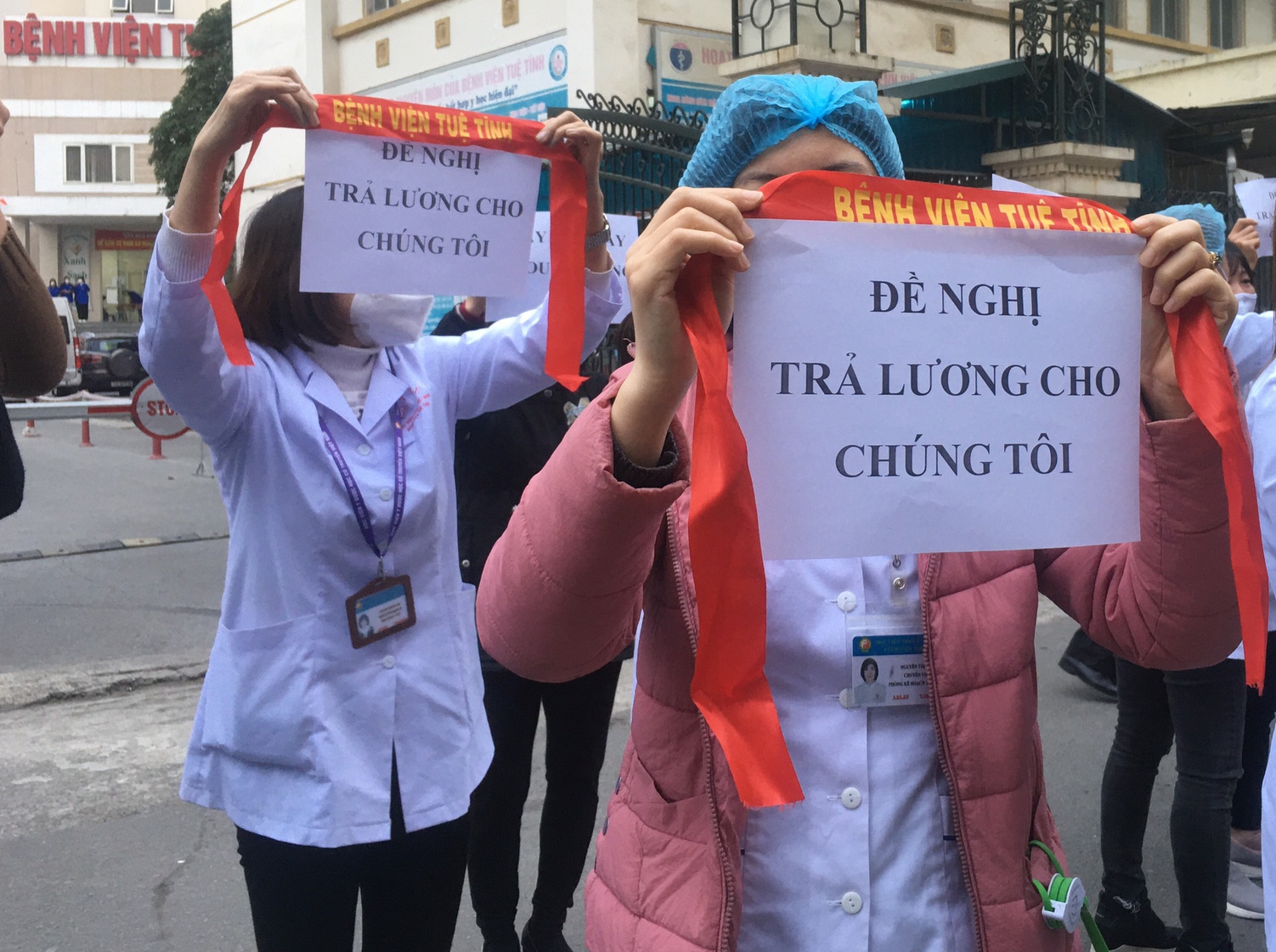Hàng trăm nhân viên y tế Bệnh viện Tuệ Tĩnh (thuộc Học viện Y Dược học cổ truyền Việt Nam) bị nợ lương 