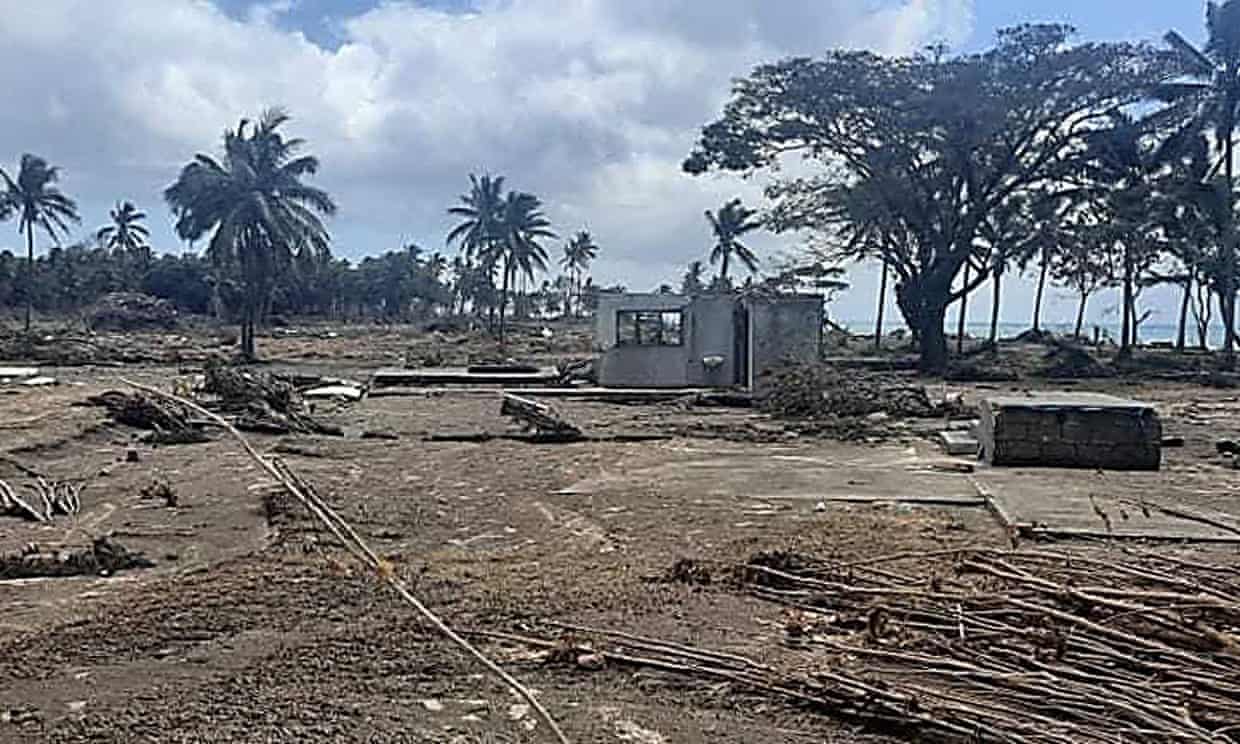 Quang cảnh còn sót lại sau cơn sóng thần hôm 16/1 quét qua đảo quốc Tonga - Ảnh: Zuma Press Wire Service/Rex/Shutterstock