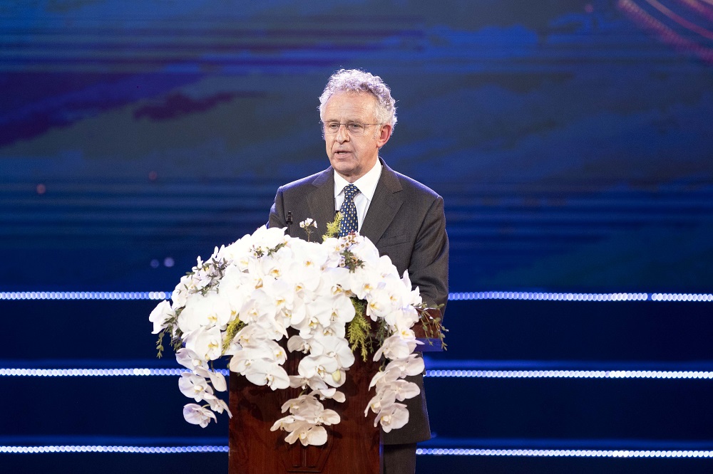 Chủ tịch Hội đồng Giải thưởng VinFuture phát biểu tại sự kiện - Ảnh: Vingroup