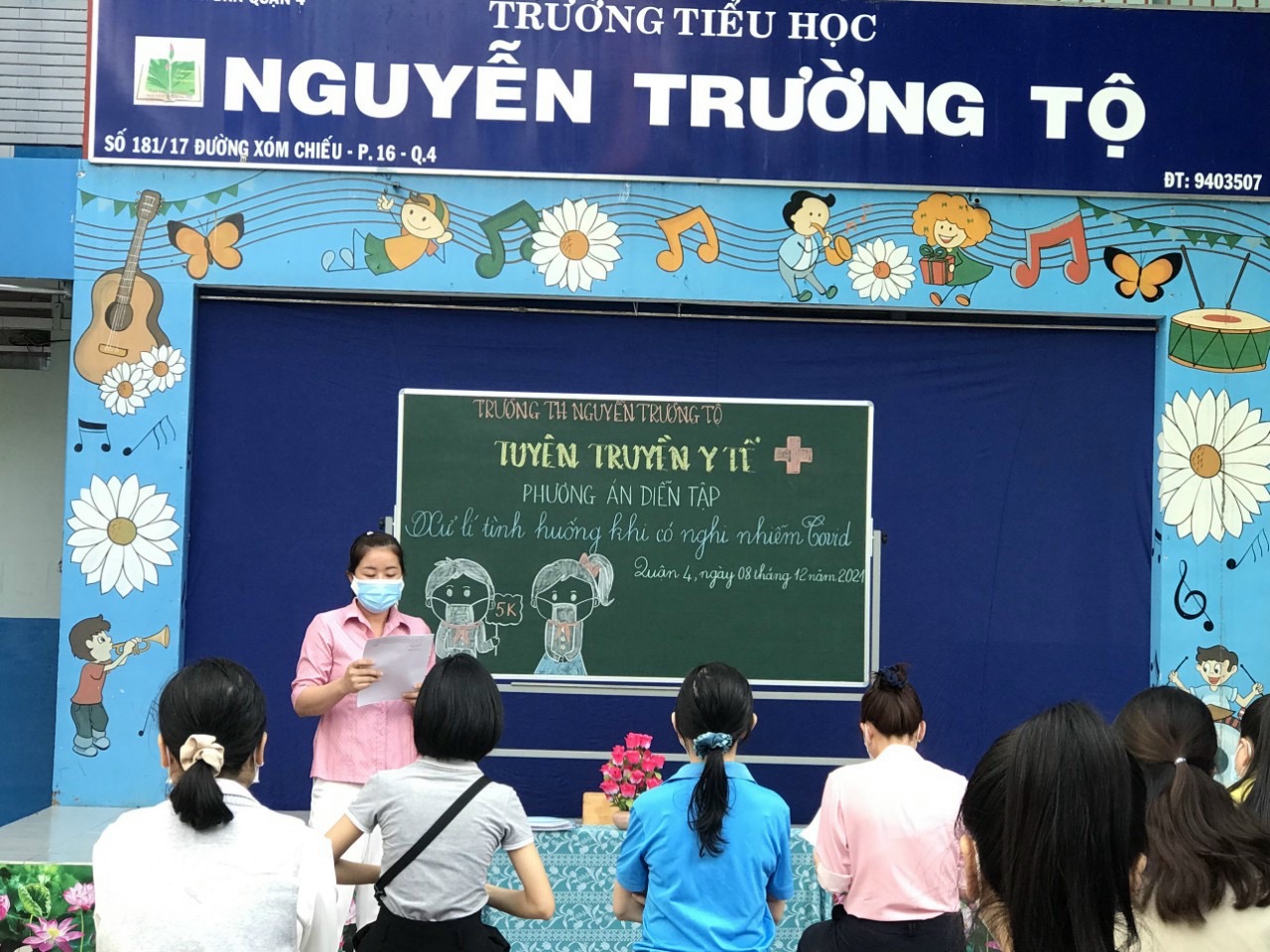 Các trường tiểu học, mầm non phải tổ chức tập huấn về phương án, cách xử lý tình huống khi đón học sinh đi học trực tiếp 