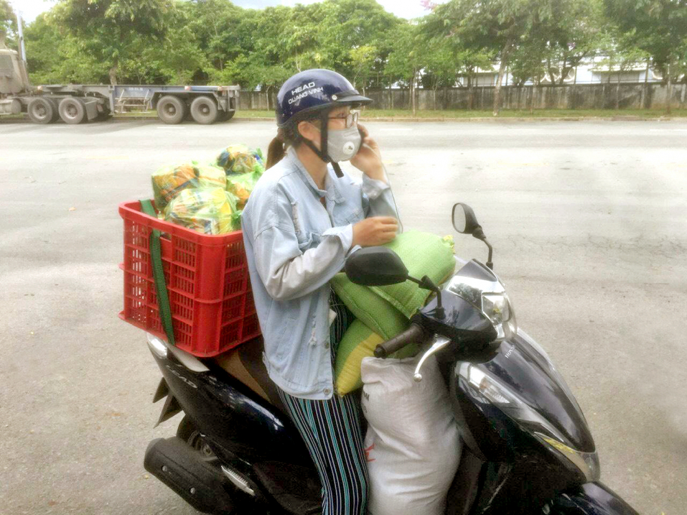 Huỳnh Thị Xuyên và những ngày xông pha vào khu cách ly để hỗ trợ các gia đình có ca nhiễm