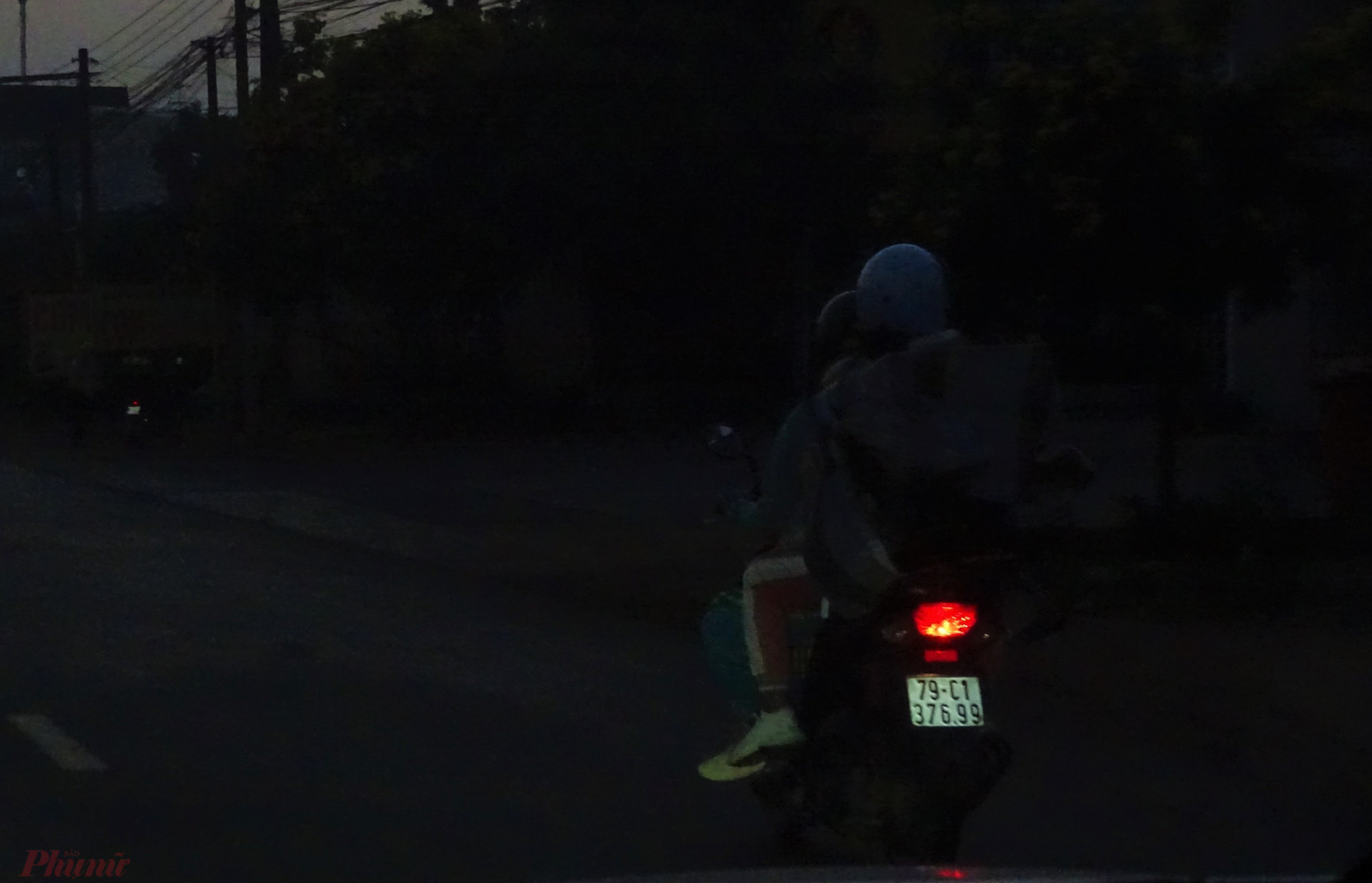 Một số người cho biết, họ di chuyển lúc rạng sáng để tránh việc kẹt xe khi đi qua địa phận tỉnh Đồng Nai. Vào những ngày cao điểm, Quốc lộ 1 đoạn qua tỉnh Đồng Nai thường kẹt cứng người từ buổi sáng.