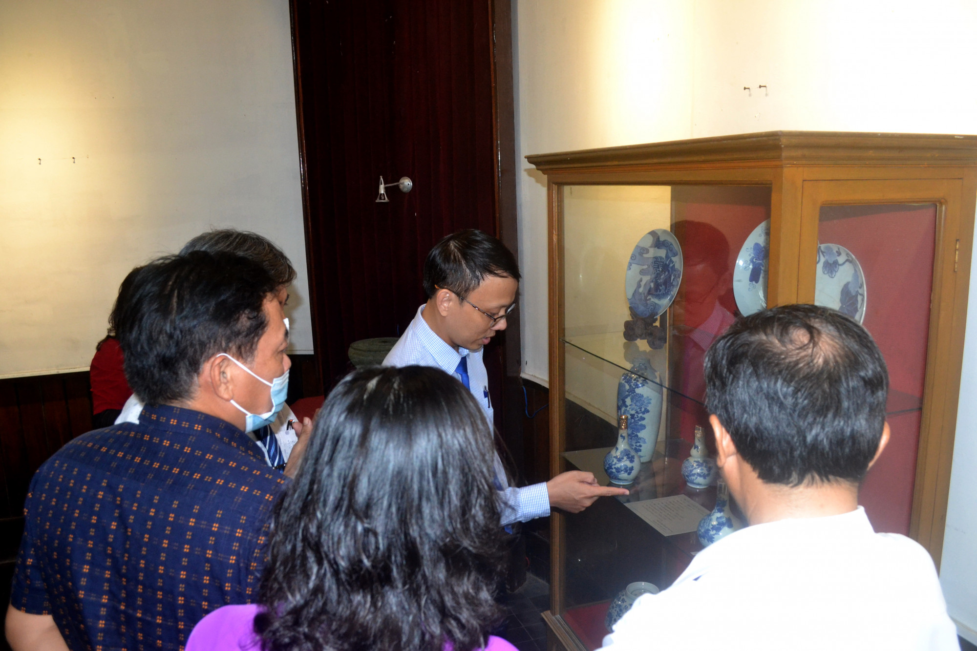Tại Bảo tàng tỉnh Khánh Hòa đang diễn ra triển lãm chuyên đề Cổ ngoạn - Nét xưa dấu cũ