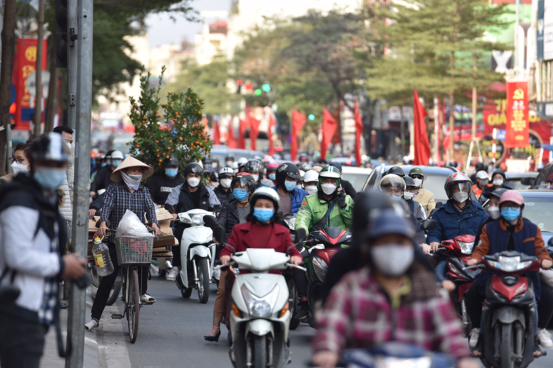 Khác với cách đây gần 1 tháng, những ngày cận Tết đường phố Hà Nội thường xuyên ùn tắc, nhiều tuyến phố kẹt cứng hàng giờ đồng hồ.