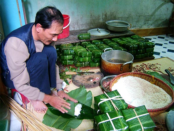 Bánh chưng là món ăn không thể thiếu trong những ngày Tết của người Việt Nam - Ảnh: vietnam-culture