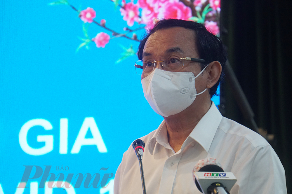 Ủy viên Bộ chính trị, Bí thư Thành ủy TPHCM Nguyễn Văn Nên gửi lời tri ân sâu sắc đến với tất cả tài xế xe cứu thương đã nỗ lực cứu người bệnh trong thời gian qua
