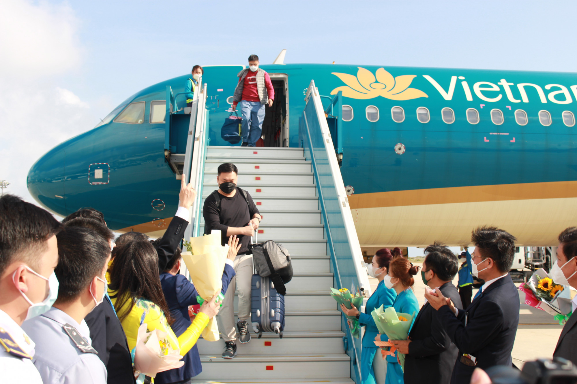 Chào đón các vị khách đầu tiên đến với Nha Trang - Khánh Hòa trong dịp Tết Nguyên đán 2022