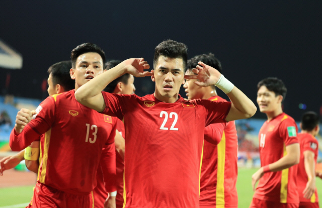 các cầu thủ đội tuyển Việt Nam mới được tận hưởng cảm giác chiến thắng tại Vòng loại World Cup thứ 3 - Ảnh: VFF