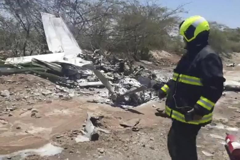 Máy bay bị rơi được cho là đã bốc cháy trước khi chạm đất.