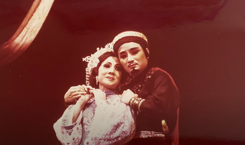 Minh Vương và Lệ Thủy tham gia biểu diễn phục vụ kiều bào tại các nước châu Âu vào năm 1984.