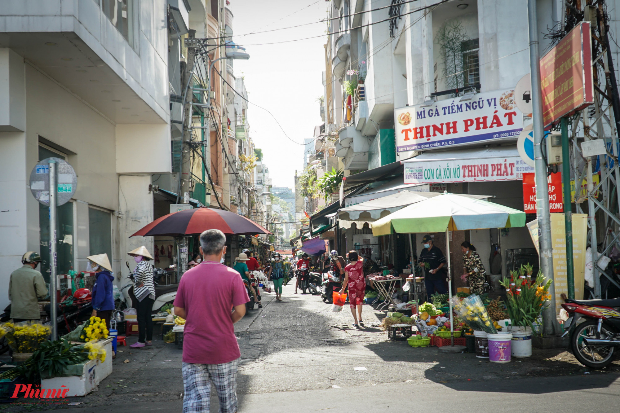 Khu vực chợ đã có nhiều tiểu thương quay trở lại buôn bán