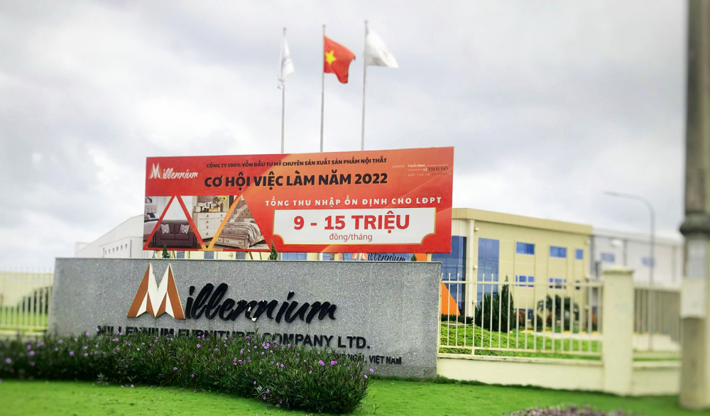 Công ty chuyên sản xuất sản phẩm nội thất Millennium trong Khu công nghiệp Tịnh Phong, tỉnh Quảng Ngãi thông báo tuyển lao động với mức lương khá cao - ẢNH: THANH VẠN