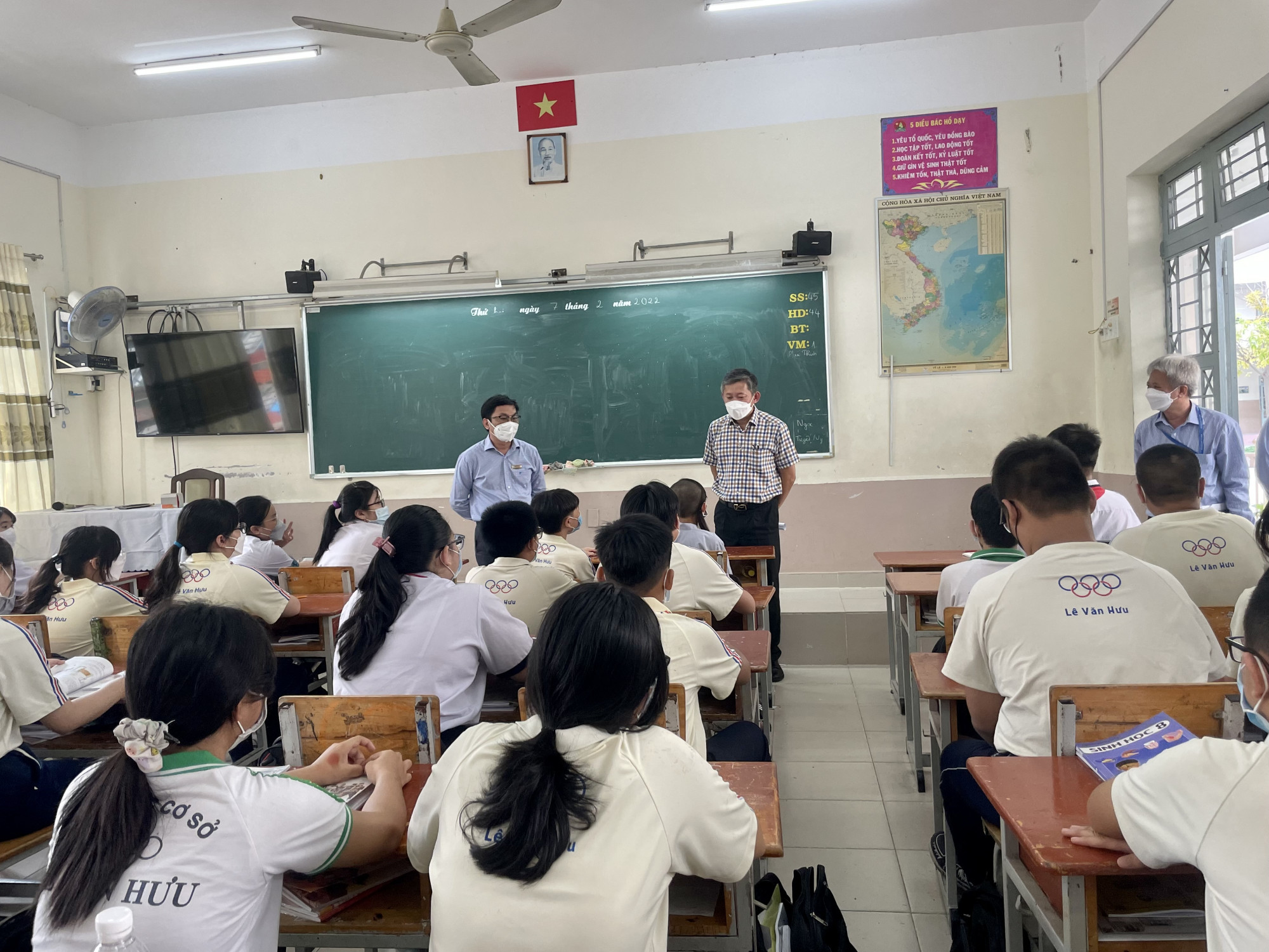 Phó giám đốc Sở GD-ĐT TPHCM Dương Trí Dũng lưu ý các trường không trì hoãn việc chuyển đổi dạy học theo cấp độ dịch