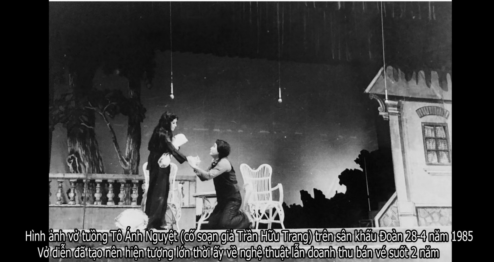 Hình ảnh hiếm hoi trong vở Tô Ánh Nguyệt biểu diễn năm 1985 còn được lưu giữ